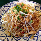 Pad Thai food