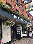 The Royal Oak outside