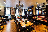 The Argyll Arms inside