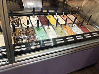 Gelateria Dolce Freddo inside