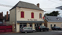 Aux Berges Sarthoises outside