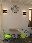 Le Cafe de L'horloge inside