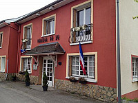 Auberge Du Ru outside