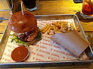 A Burger Joint At The Prince Of Wales food