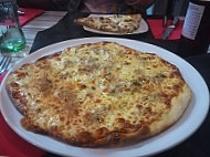 Vila Montserratina Pizzeria food