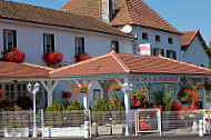 Auberge du Lac food