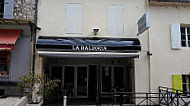 La Baldoria outside