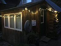 Talkeetna Roadhouse outside