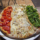 Pizza Casa Mia food