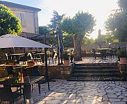 Le Bistrot De Lussan inside