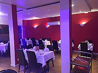 Le Raj Of Tilbury inside