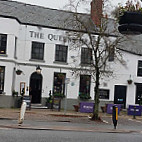 Queens Head Frodsham outside