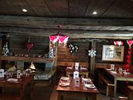 Le Chalet Du Loup food