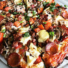 Round Table Pizza food