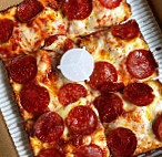 Jet's Pizza food