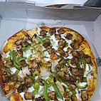 Laziz Pizza food