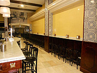 El Maestre inside