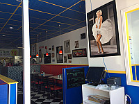 Wimpy's Diner inside