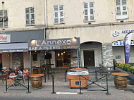 L'annexe outside