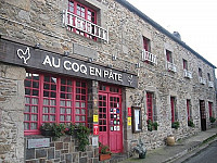 Le Coq En Pate outside