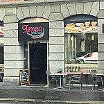 Lenzo Palace Pizzeria Takeaway inside