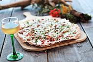 Le Feu Der Flammkuchen food