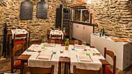 Enoteca Frisson Vernante inside