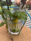 Suelta Restaurant Mojito Bar food