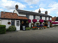 The Kings Arms outside