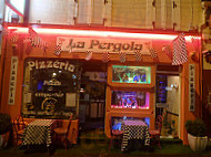 Pizzeria la Pergola inside