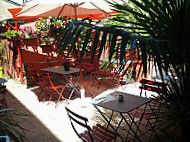 La Pizzeria des Halles inside