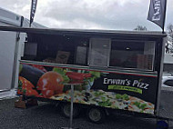 Erwan's Pizz outside