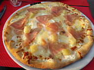 Pizza Pazza food