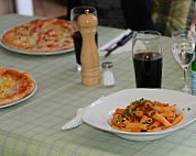 Pizzeria La Fornaia food