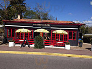 La Brasserie Du Phare outside