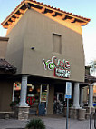 Yolove Frozen Yogurt outside