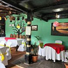 El Jardín Café Y outside