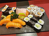 Sushi Lunel food