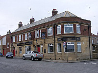 Cresswell Arms outside