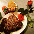 Charlston's Steakhouse food