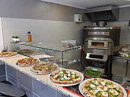 L'antica Pizzeria inside