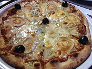 Pizza Di Roma food