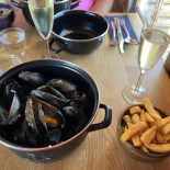 Lyckorna Brygga & Havsbad Mat