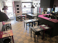 Au Deli'S Bar inside