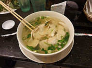 Phở Fifth Avenue food