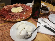 Enoteca Vino Birra E Fantasia food