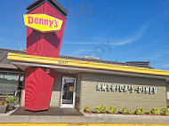 Denny's outside