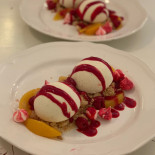 Eldtomta Cafe Inomhus