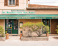 Au Rendez-vous des Amis outside