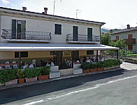 La Lepre Bianca outside